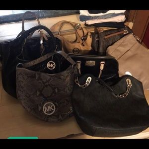 8 Michael Kors Purses Bundle
